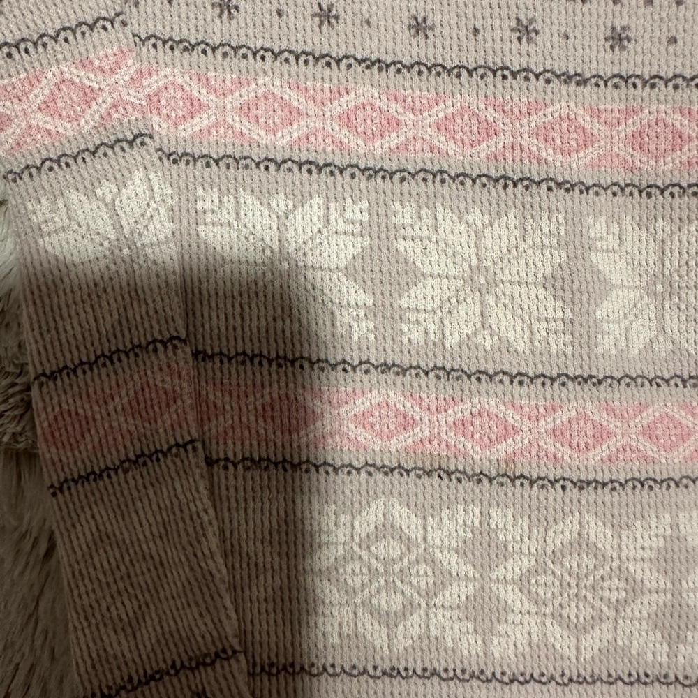 Victoria's Secret Snowflake Print Pink and Gray Pajama Pants - Picture 11 of 12